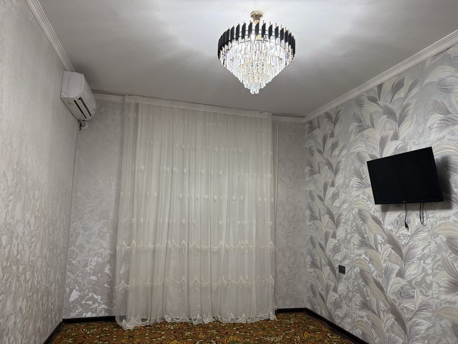 Bez makler. Qorasu 6 da 1 xonali uy ijaraga beriladi.