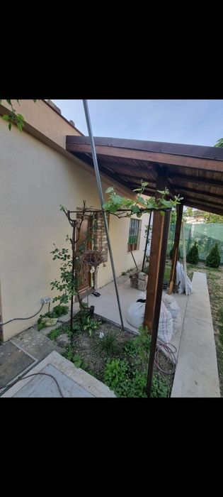 Inchiriez garaj la casa zona Bogdanesti