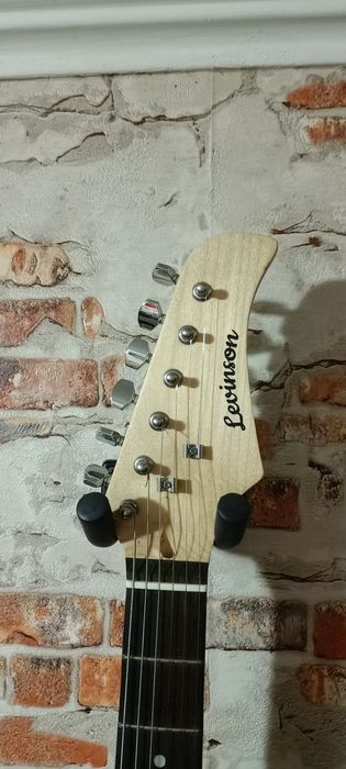 Электрогитара стратокастер