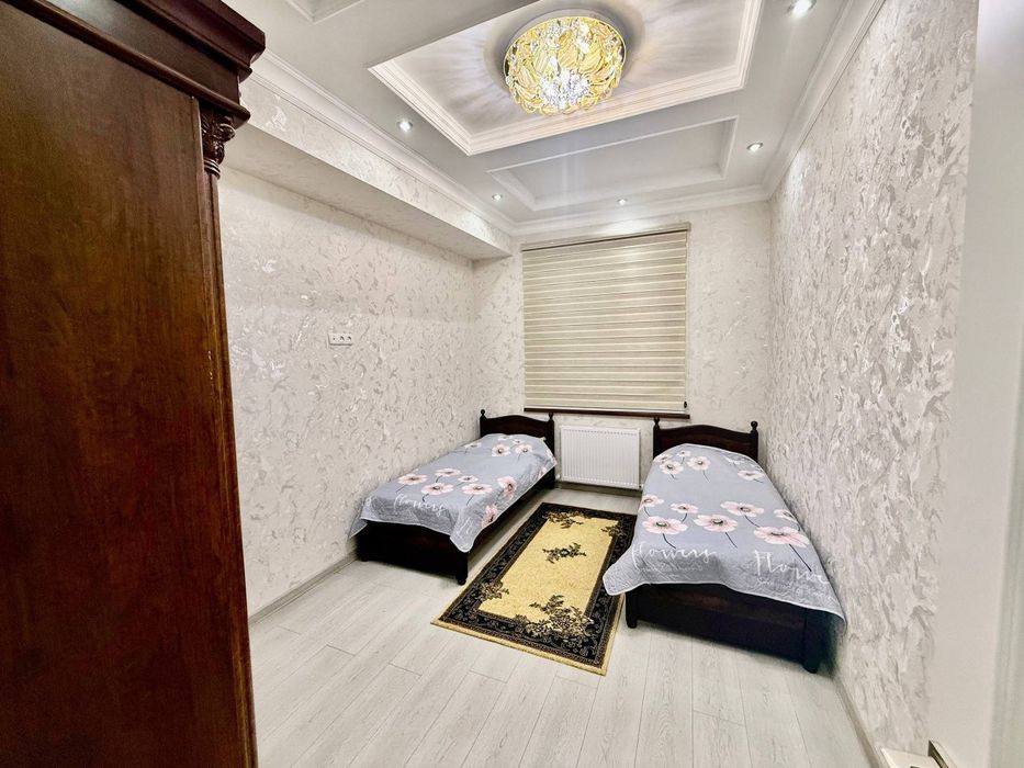 Новза метро 10 дакика юлда квартира