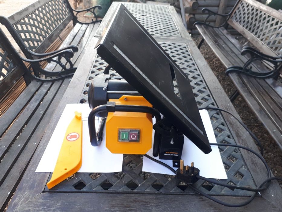 vand masina taiat gresie