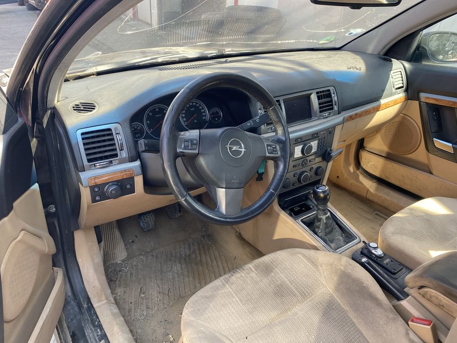 Dezmembrez Opel Vectra C 1.9 CDTI Facelift