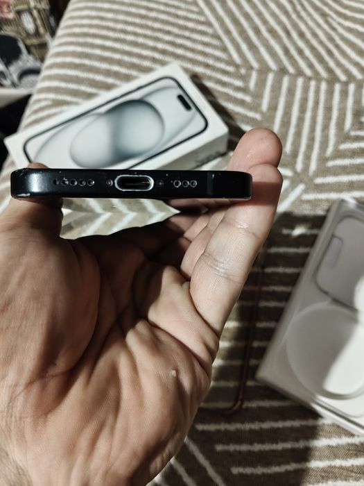 IPhone 15  заблокированный