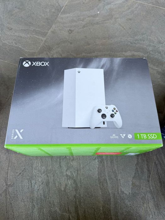 Vând Xbox Series X cu SSD de 1TB.
