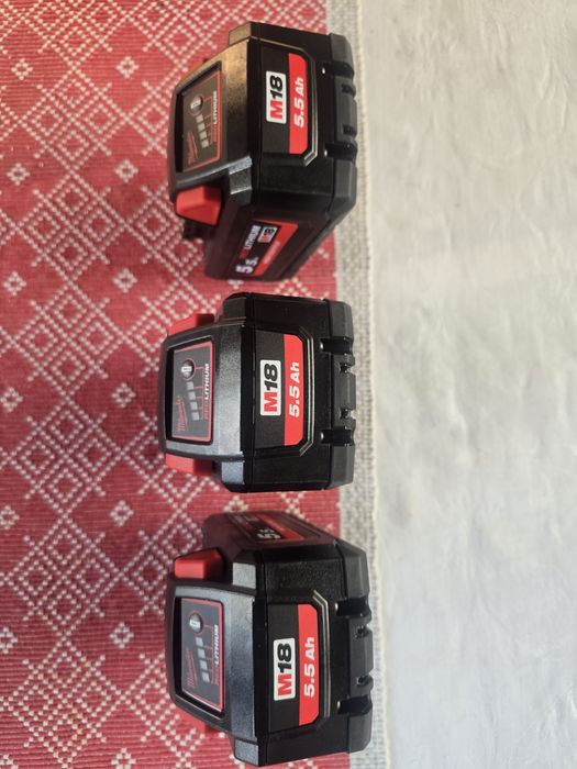 Acumulatori si incarcatoare bosch 36v si Milwaukee  18v  5.5ah