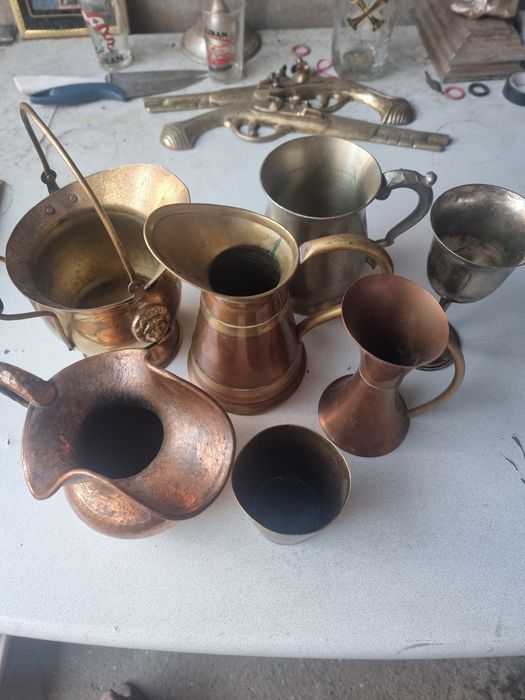 Diverse vase din cupru si alamă