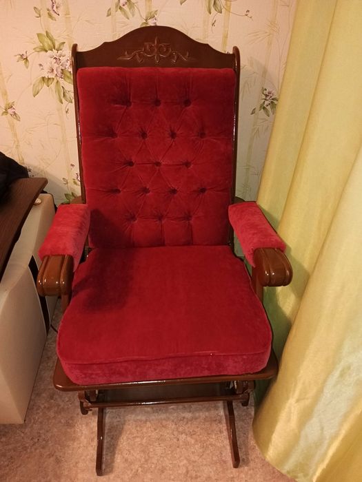 Продам кресло качалка