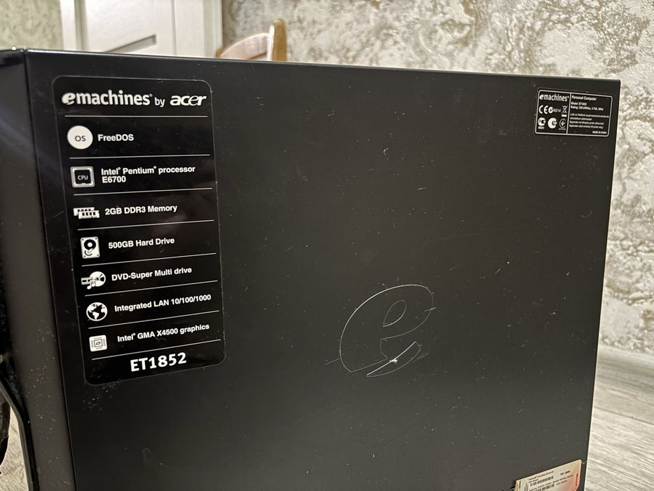 Продаю системный блок eMachines Personal Computer ET1852.