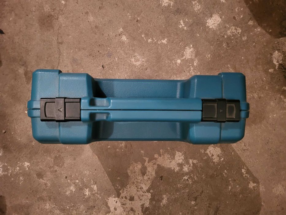 Cutie transport Makita suflanta aer cald