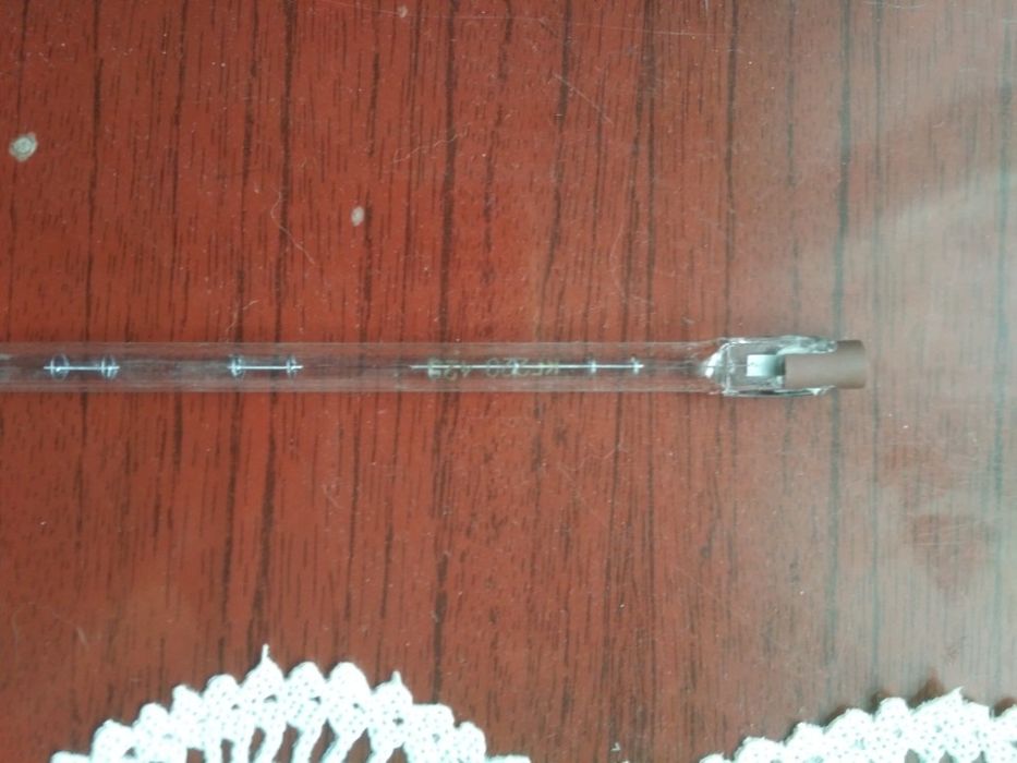 Лампа галогеновая.