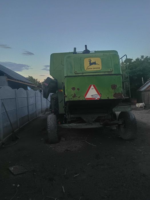 Combina John Deere model 975