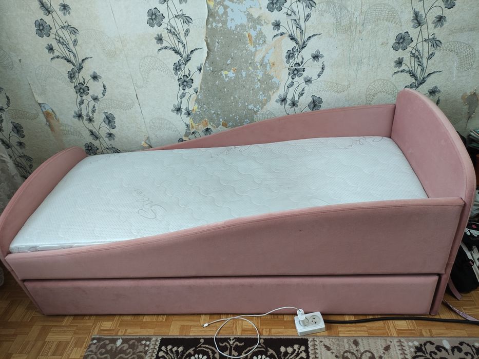 Продам кровать для девочек