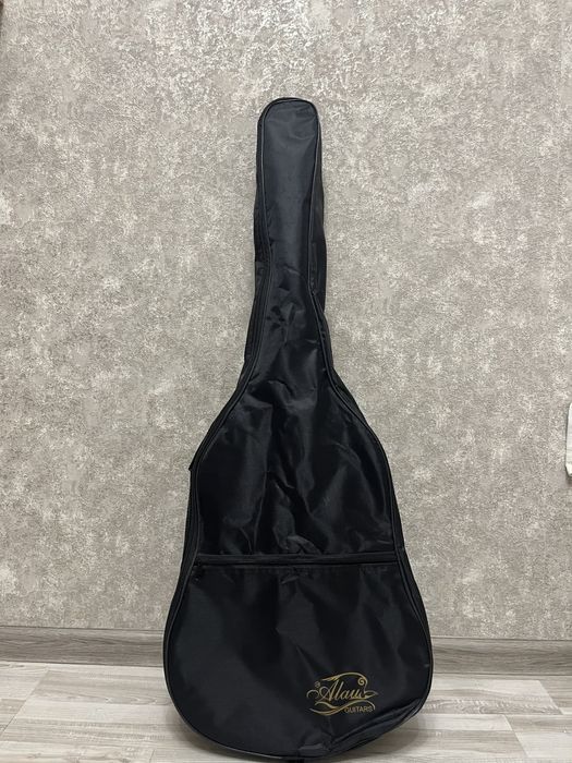 Акустическая гитара