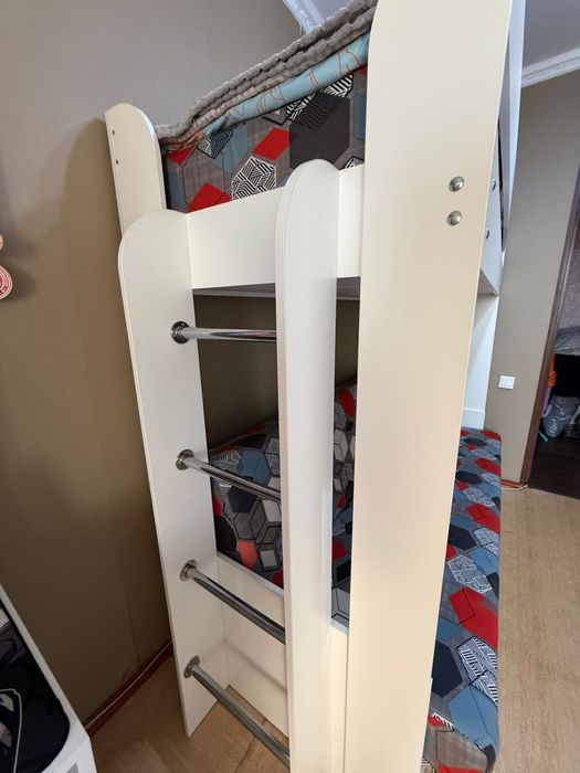 Диван-кровать двухярусная