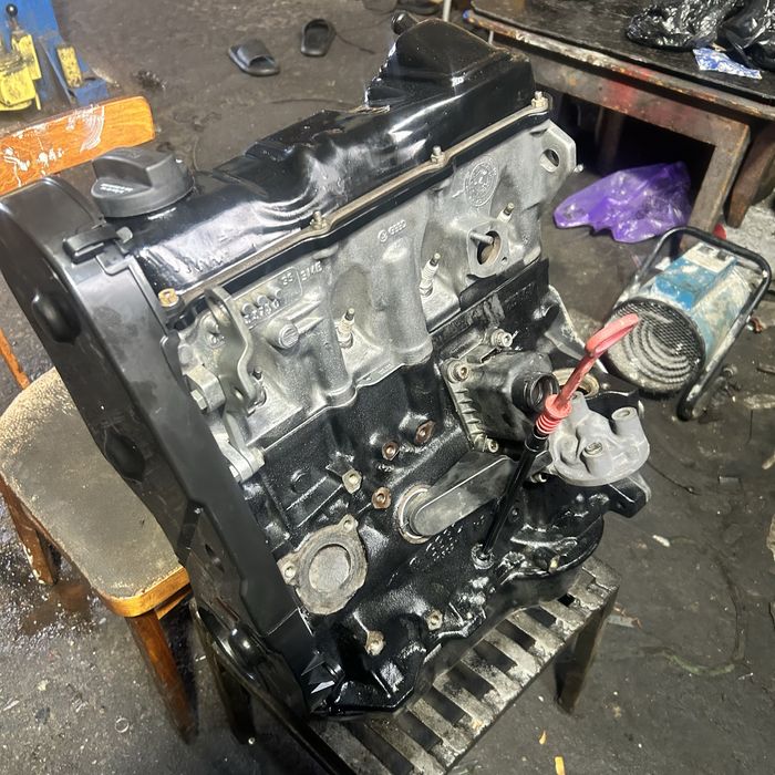 Двигатель гольф,ауди,венто,пассат 1.8 abs моно