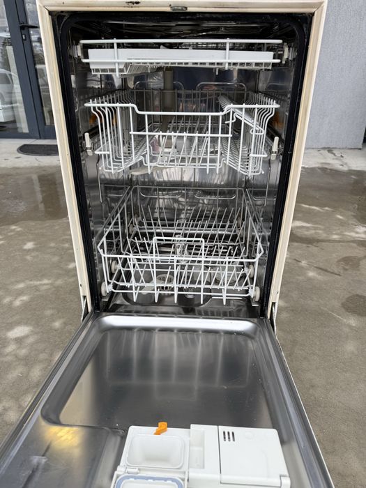 Съдомиялна за вграждане Миеле 45см