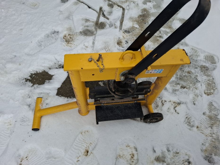 Mașină de tăiat pavele și cărămizi, Ghilotină