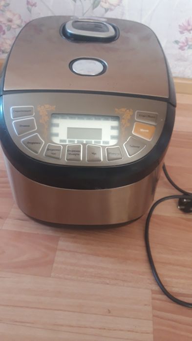 Продам мультиварку  срочнр 10000 тенге