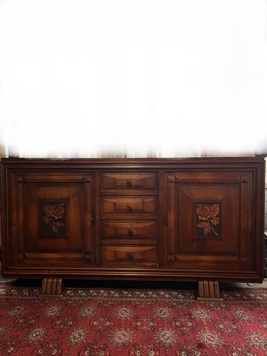 Масивен дъбов бюфет