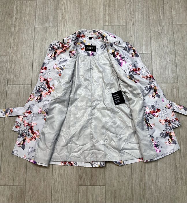 Дамско палто Guess - размер M, отлично състояние