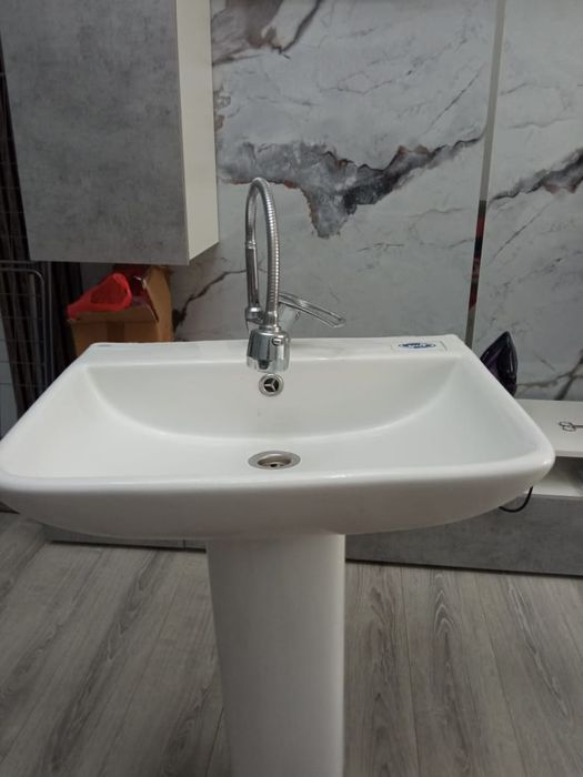 Продам раковину и стол для школьника