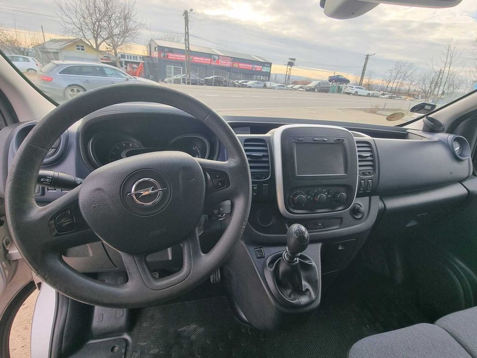 OPEL VIVARO 1.6 DIESEL Bi-Turbo 140cp // 2015 // RATE FIXE//AVANS ZERO