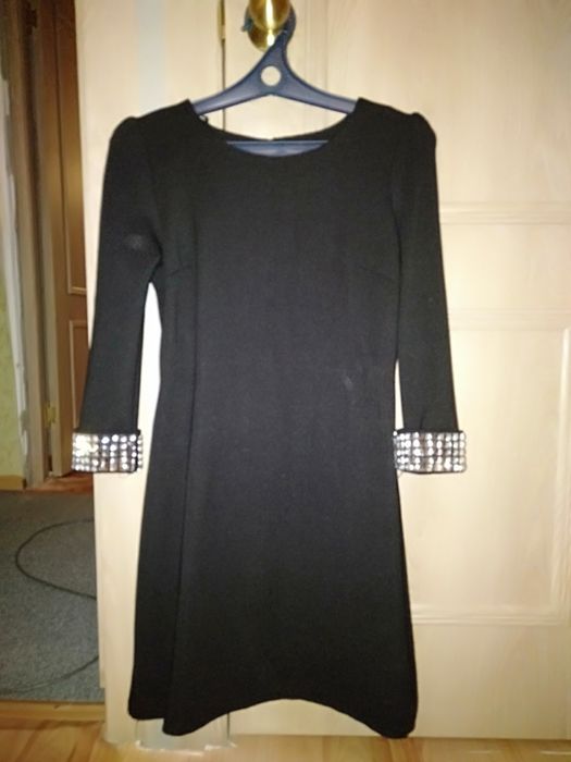 Продам Платье по 1000т