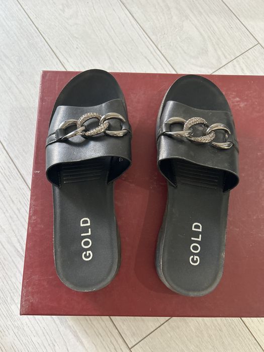 Летняя женская обувь