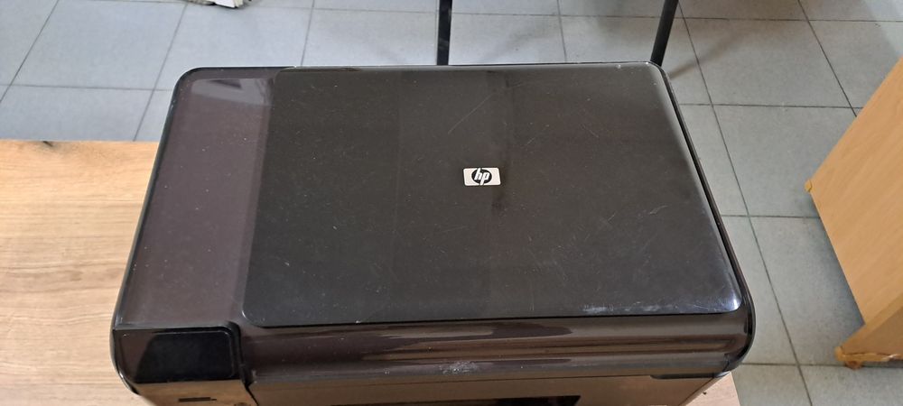 Цветен мастилено струен фотопринтер HP  3 в 1 принтер, скенер, копир