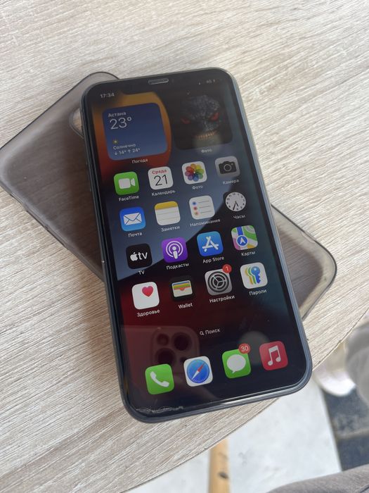 Айфон 11 в хорошем состоянии