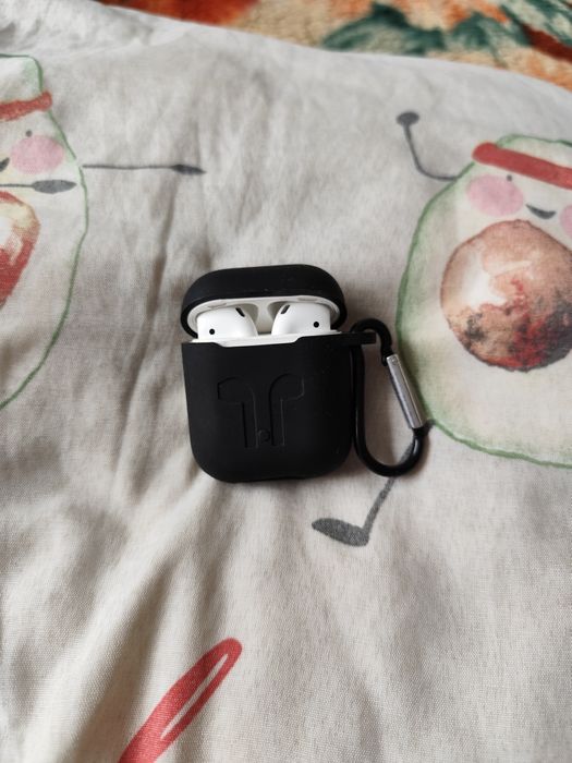 Продам наушники оригинал