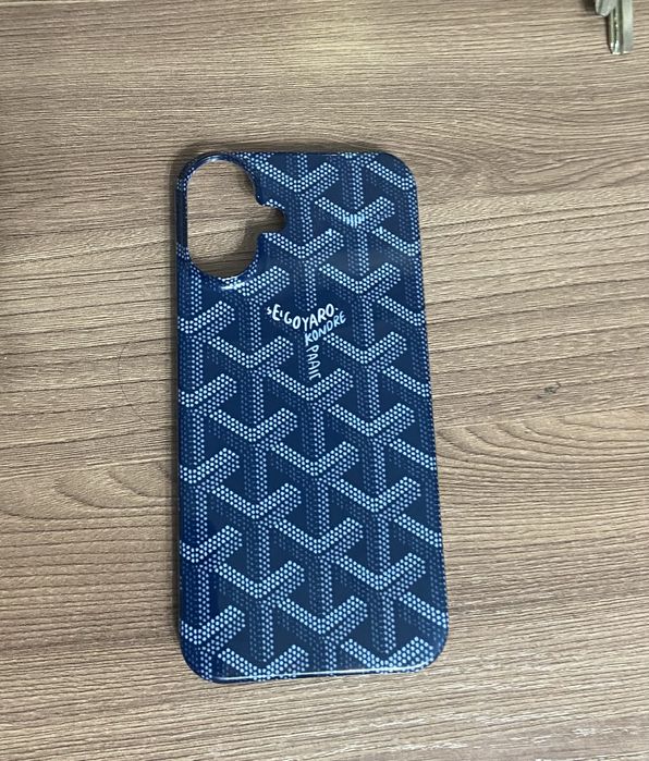 Чехол на Iphone 16+