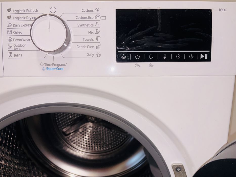 Mașină de uscat rufe Beko B3T67230, 7 kg, pompă de căldură, SteamCure + KIT SUPRAPUNERE BONUS. NOUA! Nefolosită!