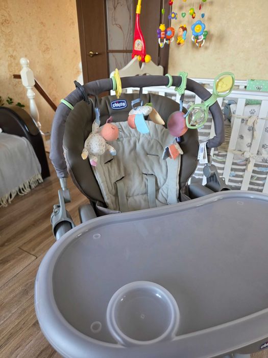 Стульчик для кормления Chicco Polly Magic серый