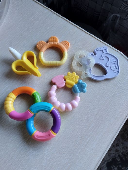 Игрушки, погремушки, пирамидки