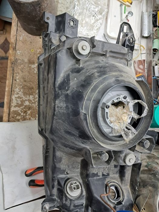 Автомобильны фара паджеро 3