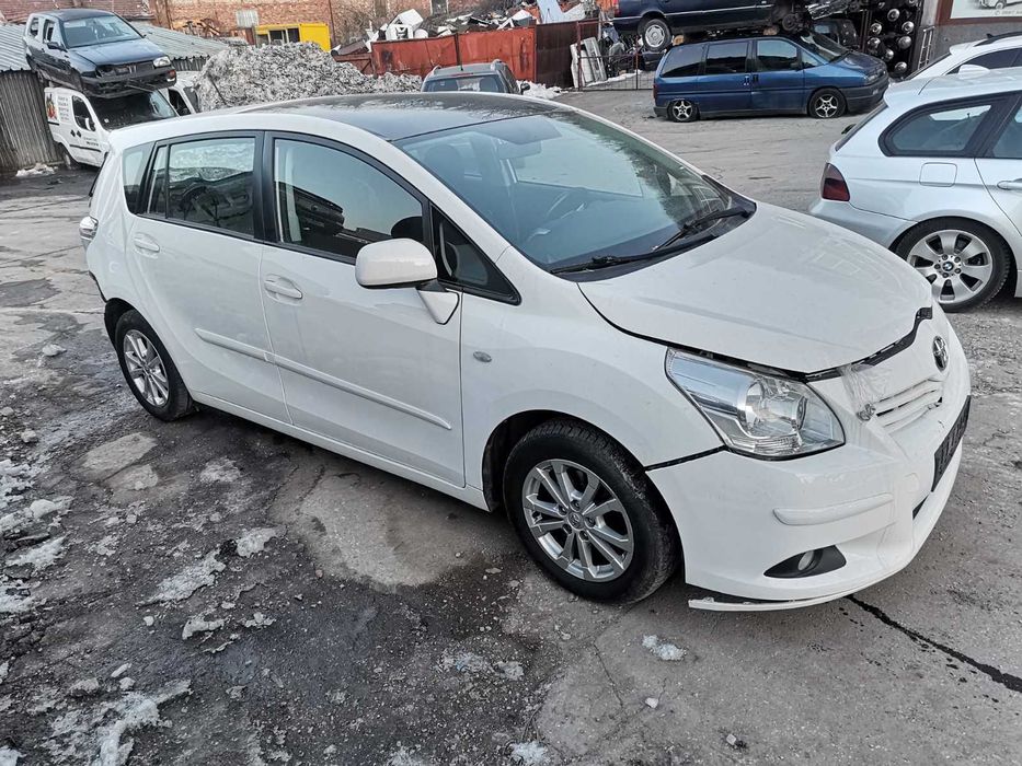 Toyota Verso 2.0 D4D / Тойота Версо 2012 година на части