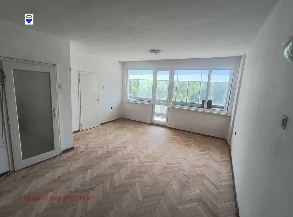 Продава се Тристаен апартамент в Русе, Център - 98 кв.м за 1653 €/кв.м - Снимка #7