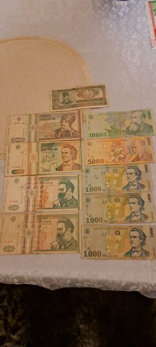 Vând banconote uzate