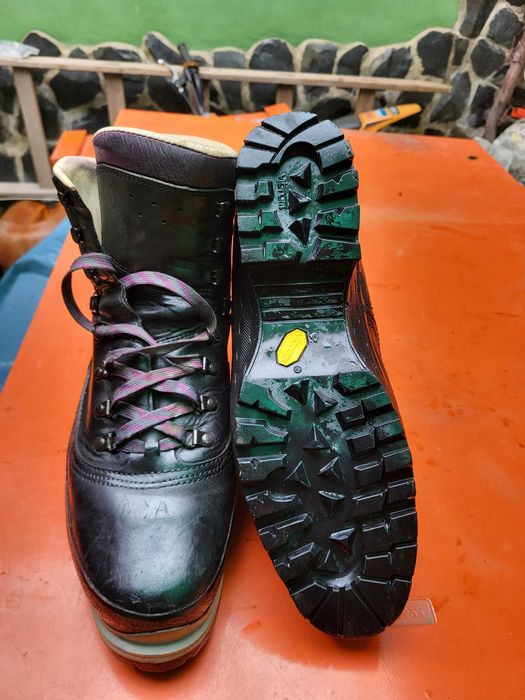 Bocanci Hanwag 43 talpa noua Vibram talpic nou stare foarte buna