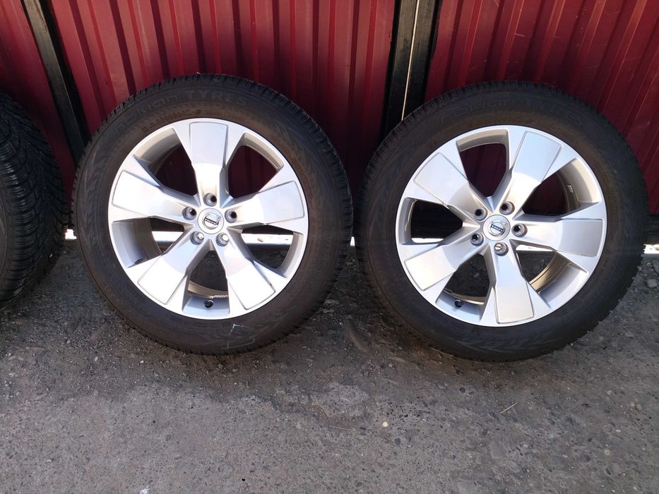 Jante R18 VOLVO Xc40 Xc70 Xc60 5-Spoke Silver
