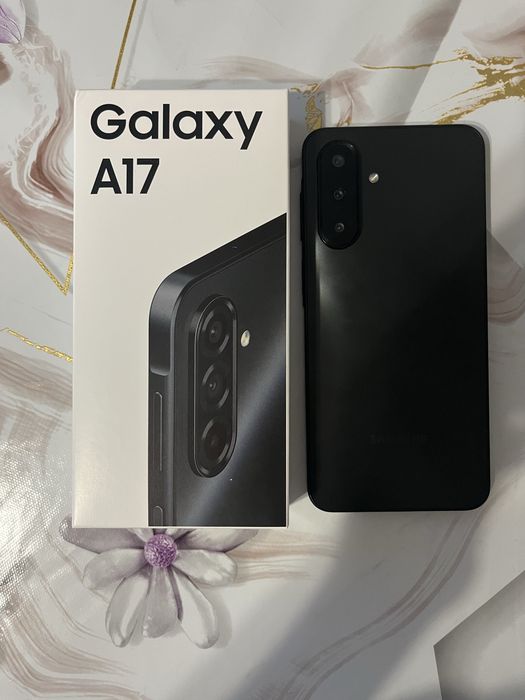 Телефон Самсунг galaxy A17