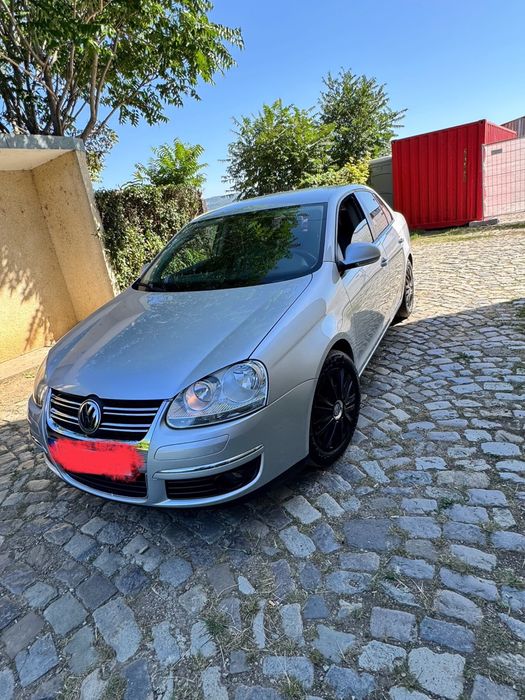 VOLKSWAGEN Jetta 2010 — imagine 1