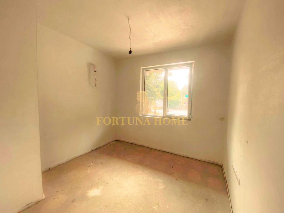 Продава се Тристаен апартамент в Варна, Виница - 90 кв.м за 1245 €/кв.м - Снимка #4