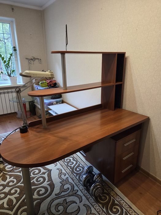 Продам письменный стол