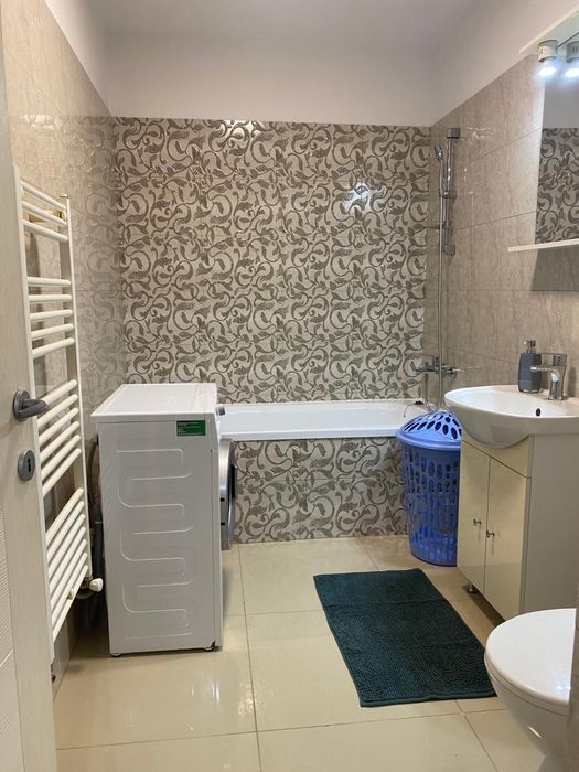 Inchiriez apartament Floresti cu parcare