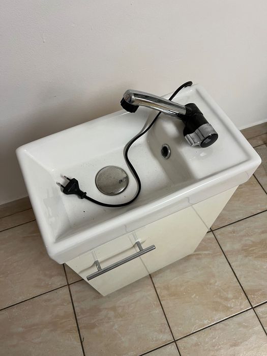 Chiuveta portabila, lavoar mobi, alimentare apa rece QUVETTE