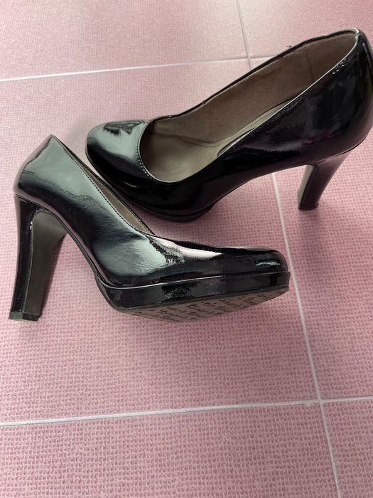 Vand pantofi piele,marimea 35