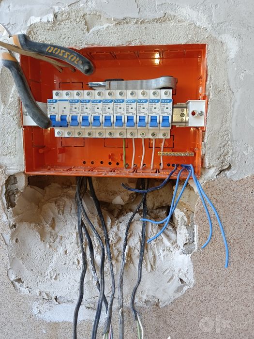 Eliktrik 220 volt 380 volt