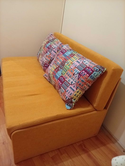 Канапе цвят горчица